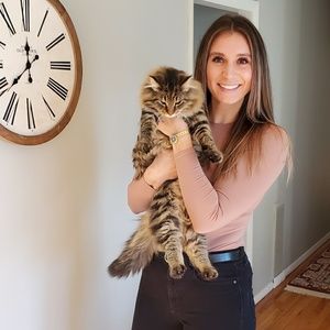 Meet your Posher, Emily